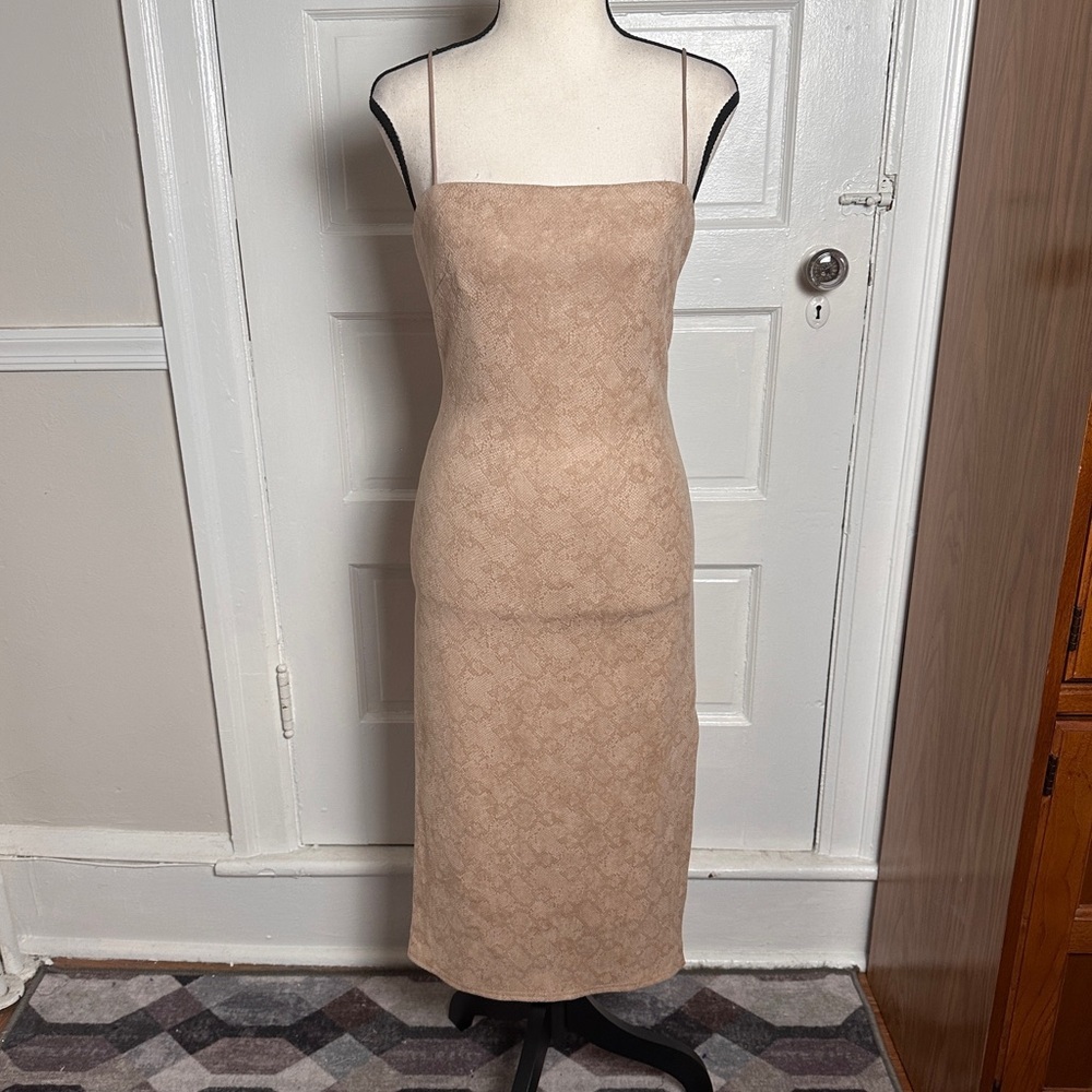 3/$20 💥 4SI3NNA Bodycon Dress Sz S‎ Neutral Muted Snakeskin Print Slit - Picture 16 of 16